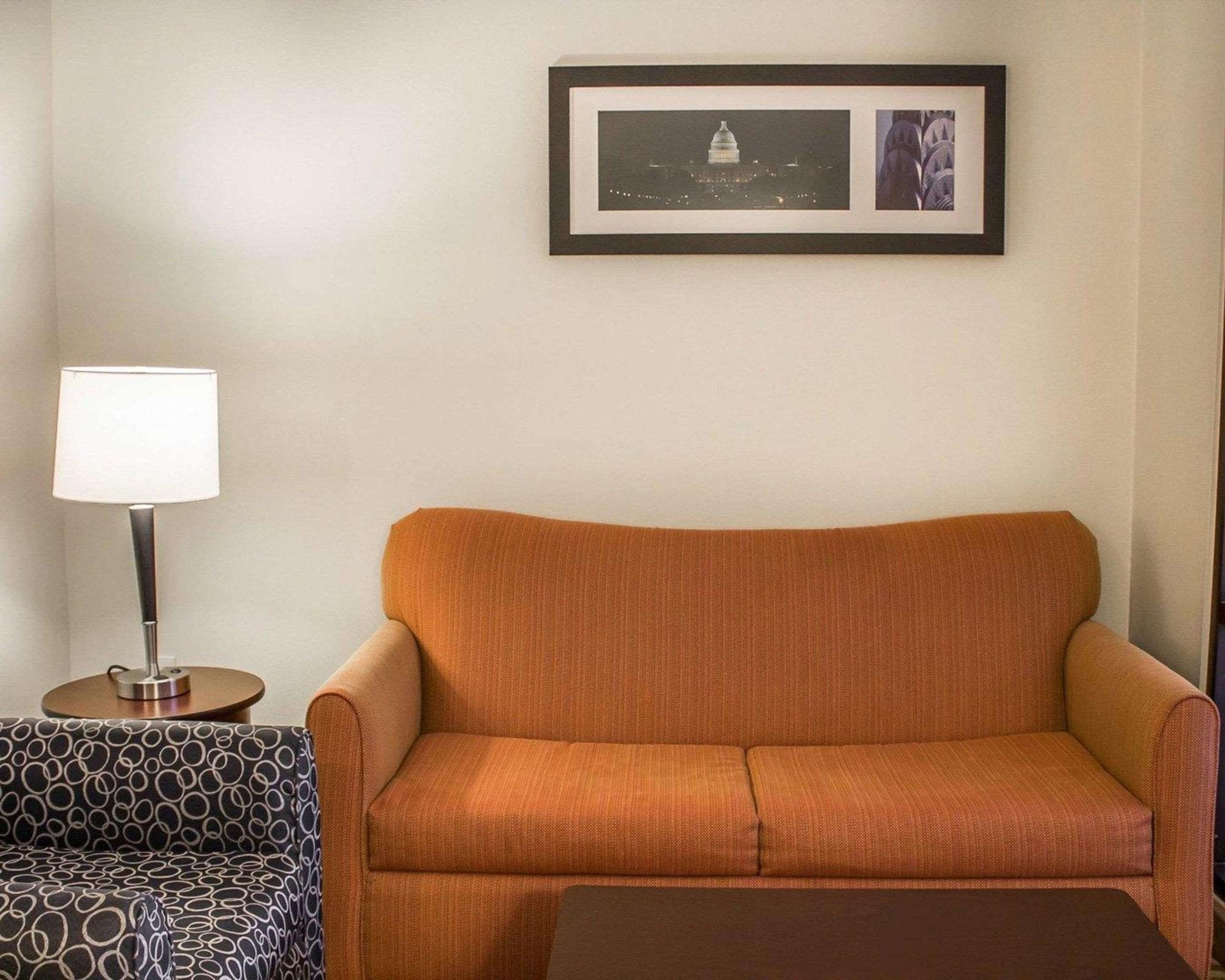 Comfort Suites Columbus East Broad Eksteriør billede
