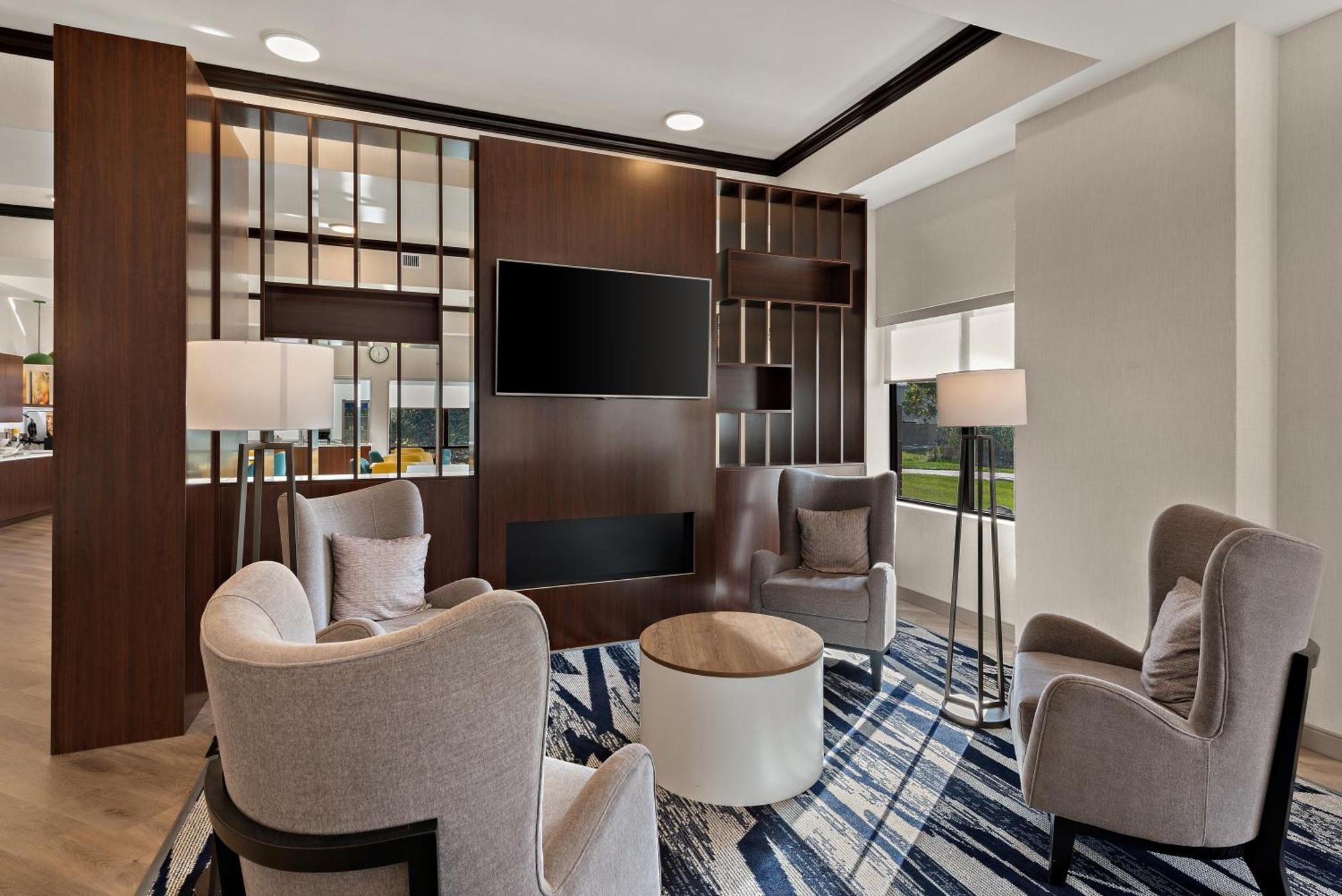 Comfort Suites Columbus East Broad Eksteriør billede